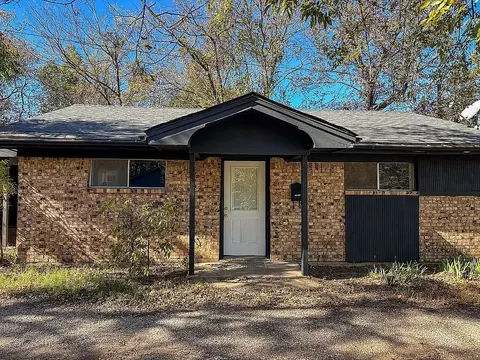 1711 Ash St, Commerce, TX 75428
