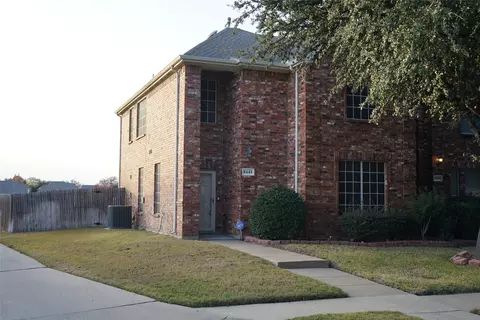 5445 Avery Ln, Grand Prairie, TX 75052