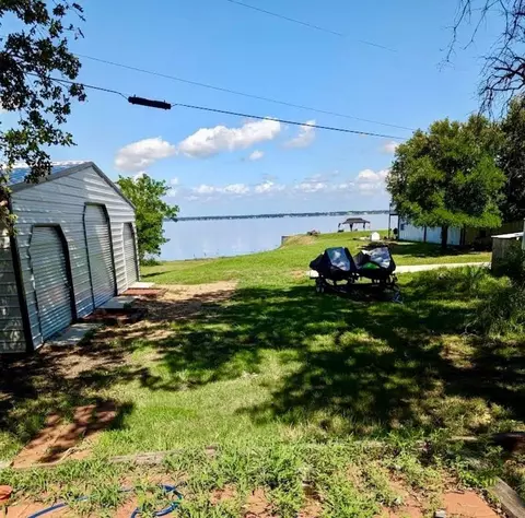716 Lakeshore Dr, Seven Points, TX 75143