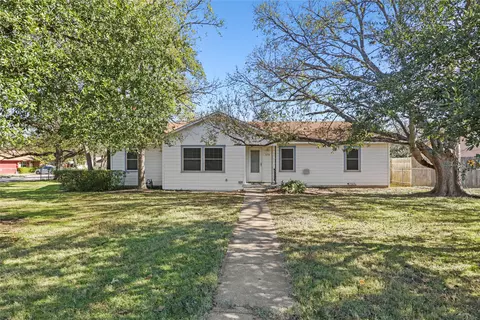 630 Easley St, White Settlement, TX 76108