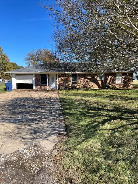 202 Spur Ranch Rd, Trinidad, TX 75163