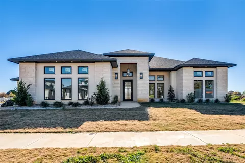 932 Bandon Dunes Dr, Fort Worth, TX 76028