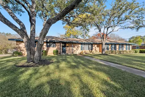 5201 Pine Ave, Waco, TX 76710