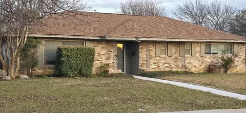 1222 14th St NW, Grand Prairie, TX 75050