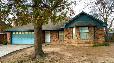 609 Main St, Roanoke, TX 76262