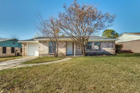 2527 Larchmont Dr, Mesquite, TX 75150