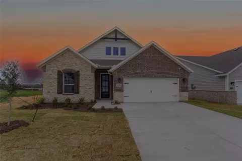 1249 Sabine River Ln, Springtown, TX 76082