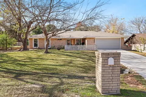 403 Rickey Canyon Ave, Desoto, TX 75115