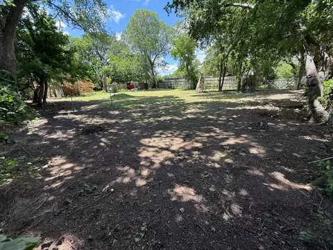 2617 N Masters Dr, Dallas, TX 75227