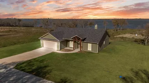 305 Caro Dr, West Tawakoni, TX 75474