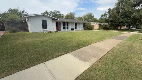 12511 Keyport Dr, Farmers Branch, TX 75234