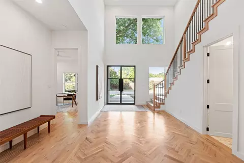 10565 Cromwell Dr, Dallas, TX 75229