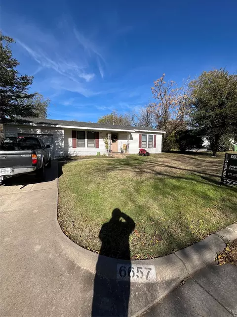 6657 Onyx Dr N, North Richland Hills, TX 76180