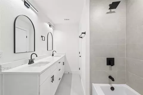 Bath - 929 E Berkeley Dr, Richardson, TX 75081 photo 5 of 5