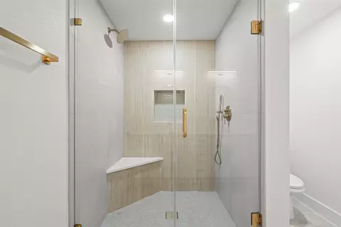 Bath - 929 E Berkeley Dr, Richardson, TX 75081 photo 2 of 5