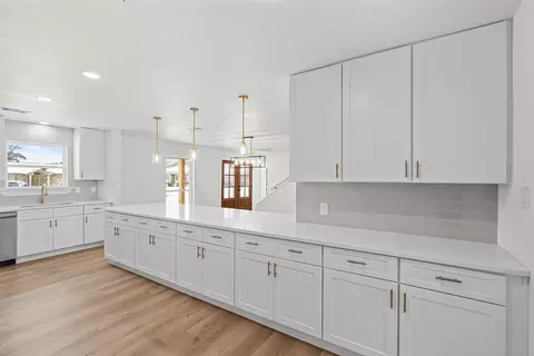 Kitchen - 929 E Berkeley Dr, Richardson, TX 75081 photo 3 of 4