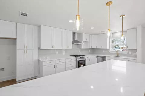 Kitchen - 929 E Berkeley Dr, Richardson, TX 75081 photo 4 of 4