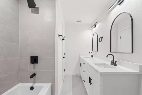 Bath - 929 E Berkeley Dr, Richardson, TX 75081 photo 3 of 5