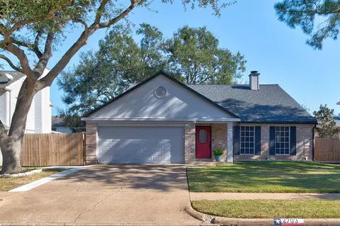 2703 Village Mills Dr, Pearland, TX 77584