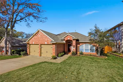 2203 Knoll Ridge Dr, Corinth, TX 76210