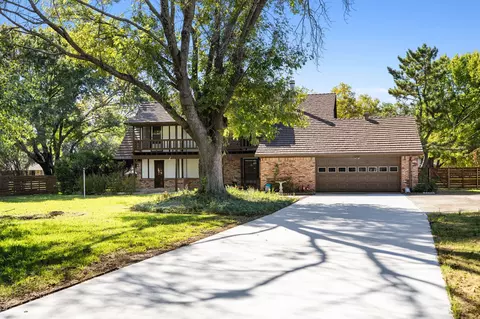 212 Magic Ln, Sunnyvale, TX 75182