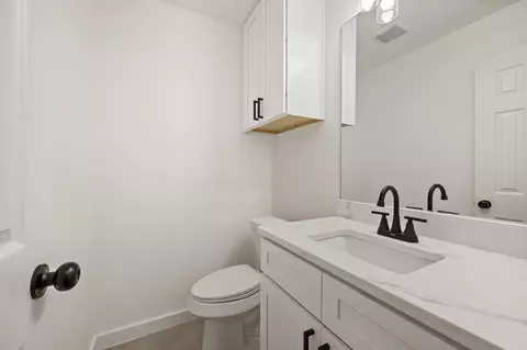 Bath - 3014 Kathleen Ln, Euless, TX 76039 photo 1 of 6