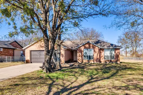 496 Milton St, Nevada, TX 75173