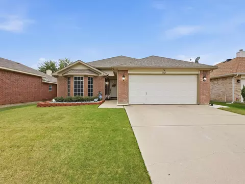 3023 Bosswood Ct, Grand Prairie, TX 75052