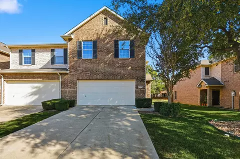 2917 Saint Andrews Dr, Lewisville, TX 75067