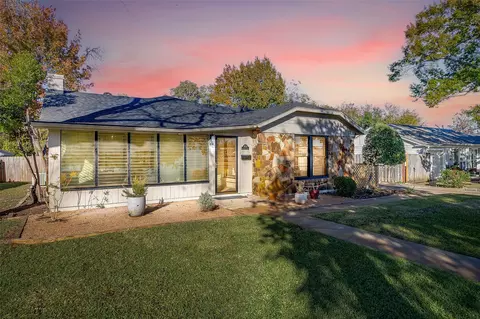 3532 W Biddison St, Fort Worth, TX 76109