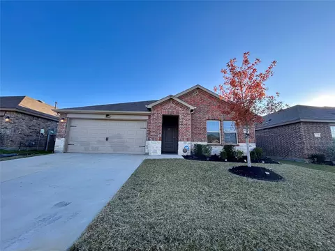 1304 Briar Hill Dr, Denton, TX 76207
