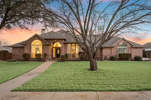 510 Springbranch Dr, Keller, TX 76248
