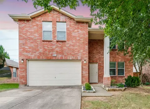 5933 Thoroughbred Trl, Denton, TX 76210