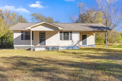 175 S Dunbar Ln, Emory, TX 75440