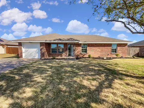 1307 Lynnwood Dr, Cleburne, TX 76033