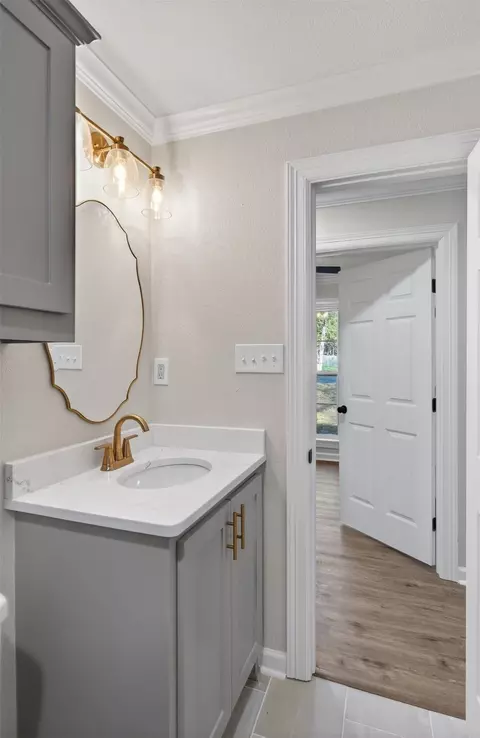 Bath - 902 Clay St, Minden, LA 71055 photo 2 of 4