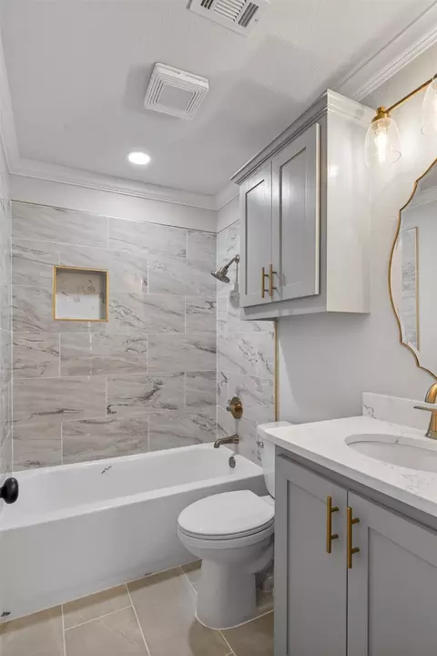 Bath - 902 Clay St, Minden, LA 71055 photo 3 of 4