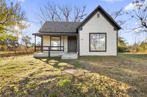 202 S Dunbar Ln, Emory, TX 75440