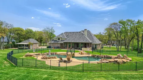 7545 Colton Ln, Pilot Point, TX 76258