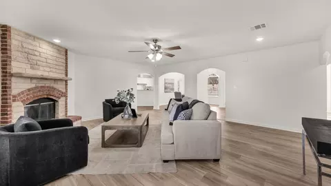 1735 Woodridge Ct, Aledo, TX 76008