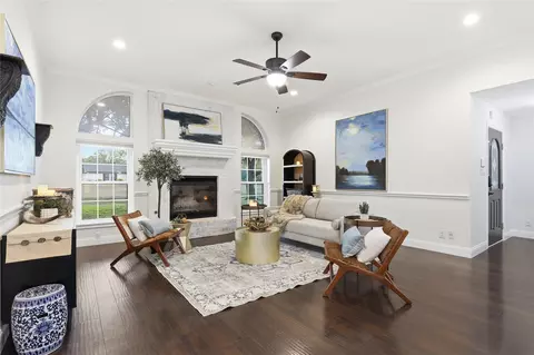 109 Mccullar Rd, Burleson, TX 76028