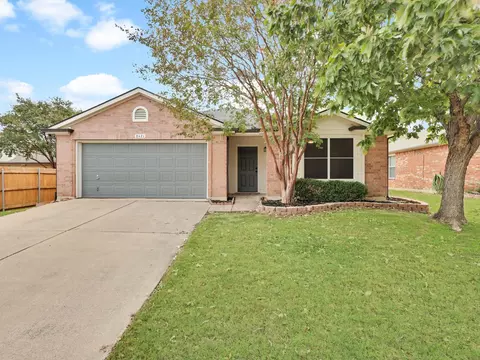 8421 Ranch Hand Trl, Fort Worth, TX 76131