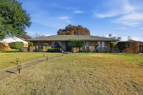 2217 Westlake Dr, Plano, TX 75075