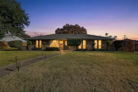 2217 Westlake Dr, Plano, TX 75075