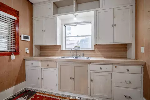 Kitchen - 1104 N Avenue Ave E, Haskell, TX 79521 photo 3 of 4