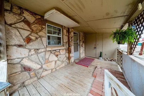 Exterior - 1104 N Avenue Ave E, Haskell, TX 79521 photo 5 of 9