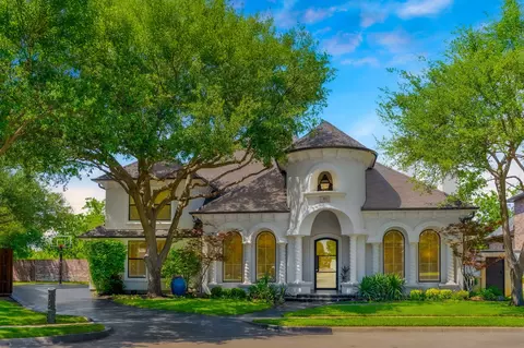 4001 Memorial Ct, Carrollton, TX 75010