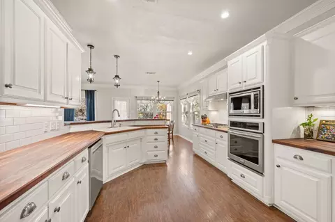 7720 Bridlewood Ct, North Richland Hills, TX 76182