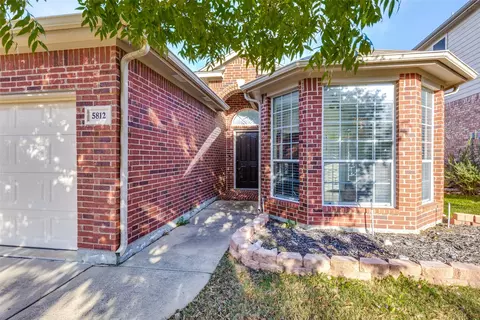 5812 Minnow Dr, Fort Worth, TX 76179