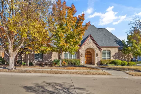 2609 Queen Elizabeth Blvd, Lewisville, TX 75056